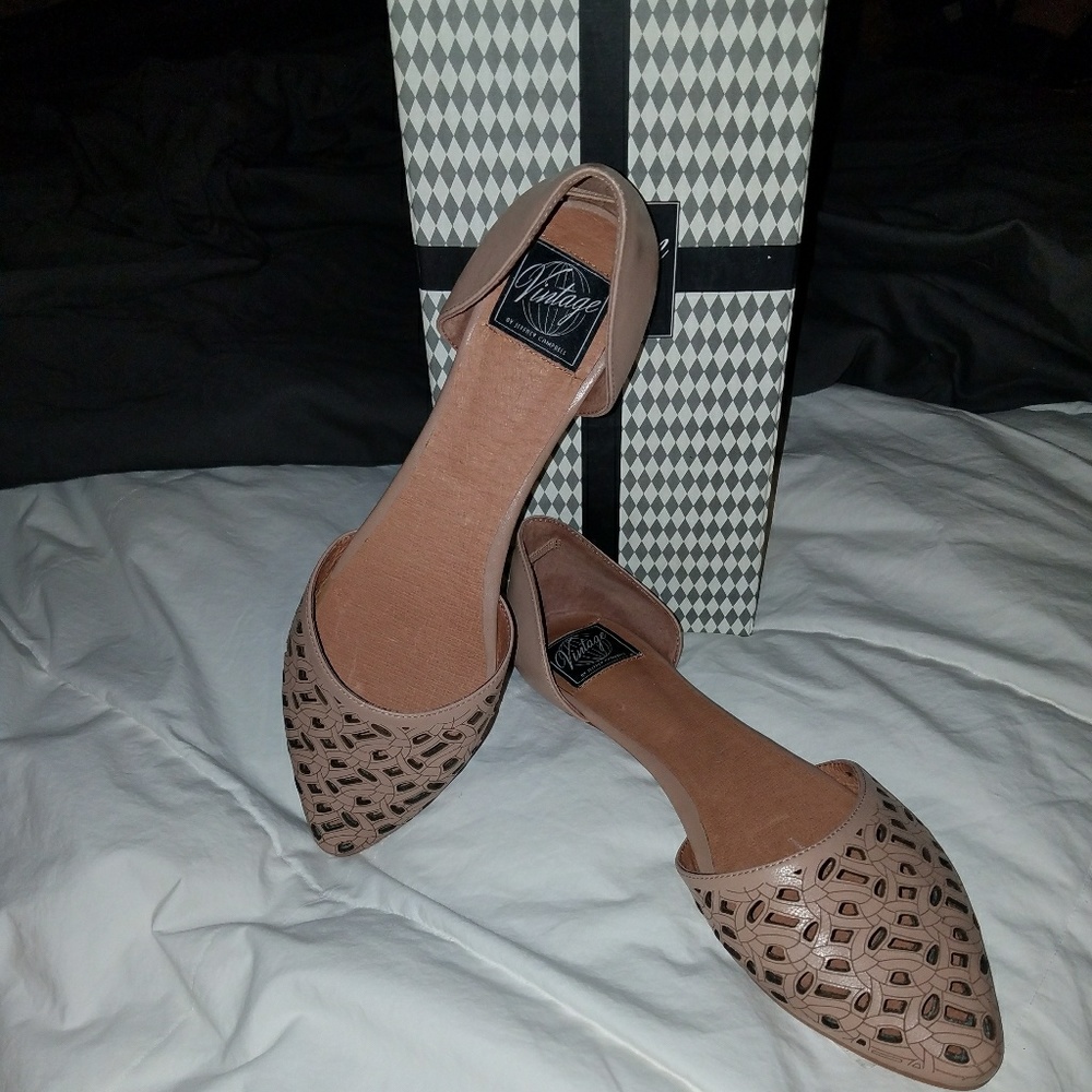 Tan leather pointed flats